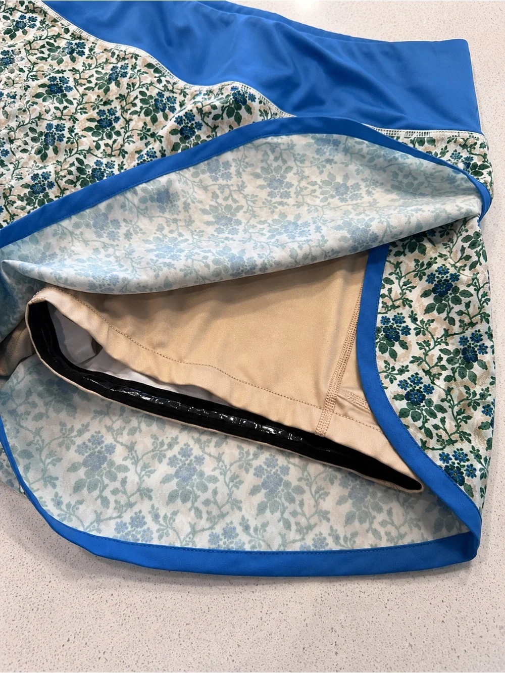 TUCKERNUCK Sport Floral Running Shorts Tennis Blue White Lined Small NWOT